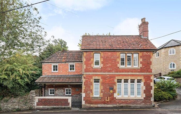 3 Bedroom Detached House For Sale In Lowden Hill, Chippenham, SN15