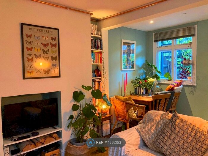 2 Bedroom Flat To Rent In Hanley Road, London, N4