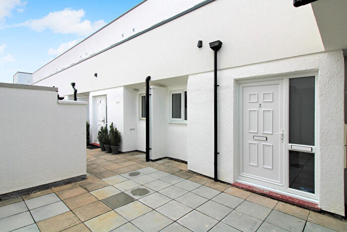 2 Bedroom Flat To Rent In Ewell Road, Surbiton, KT6