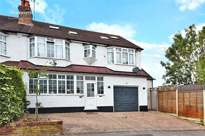 5 Bedroom Semi-Detached House For Sale In Fieldsend Road, Cheam, Sutton, SM3