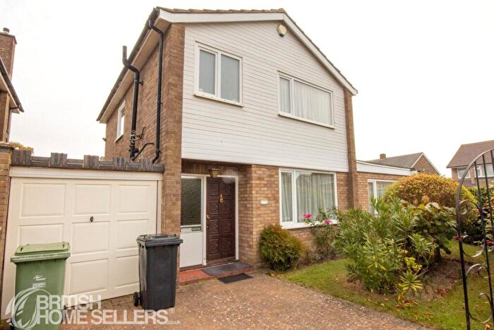 3 Bedroom Detached House For Sale In East Hill Road, Houghton Regis, Dunstable, Bedfordshire, LU5