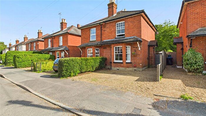 2 Bedroom Semi-detached House For Sale In Horsell, Woking, Surrey, GU21