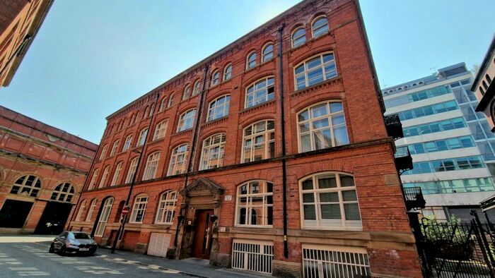 2 Bedroom Apartment To Rent In China House, Harter St, M1