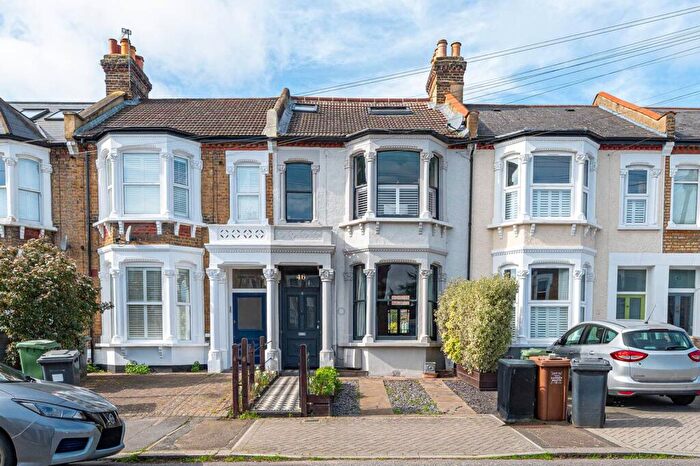 5 Bedroom Semi Detached House For Sale In Colfe Road, Forest Hill, London, SE23