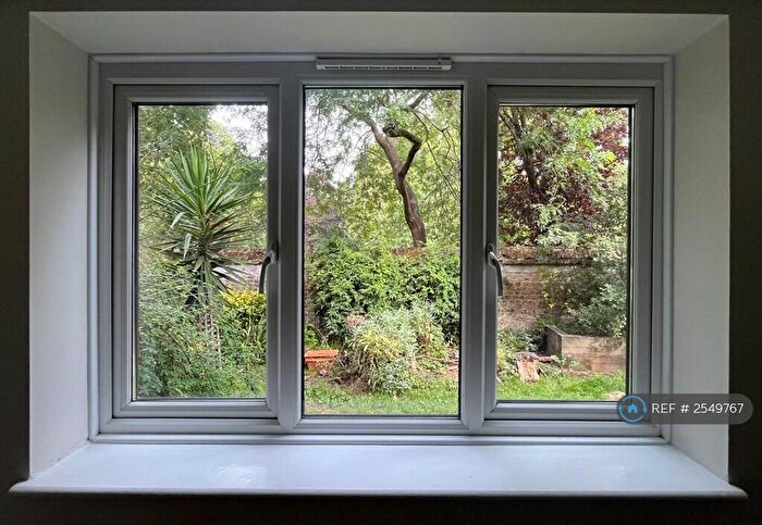 1 Bedroom Flat To Rent In Neville Court, London, SE5