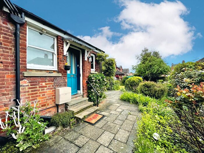 1 Bedroom Flat To Rent In Nutfield Road, Merstham, Redhill, RH1