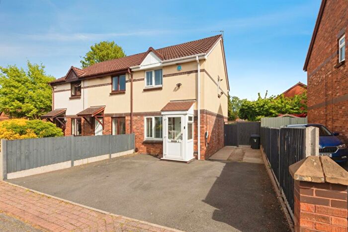 2 Bedroom End Of Terrace House For Sale In Rye Croft, Birmingham, B27