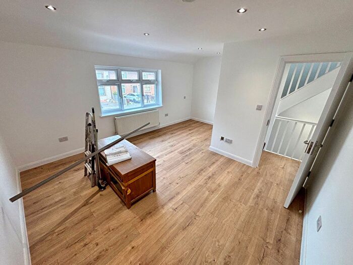 5 Bedroom End Of Terrace House To Rent In Holgate Road, Dagenham, RM10