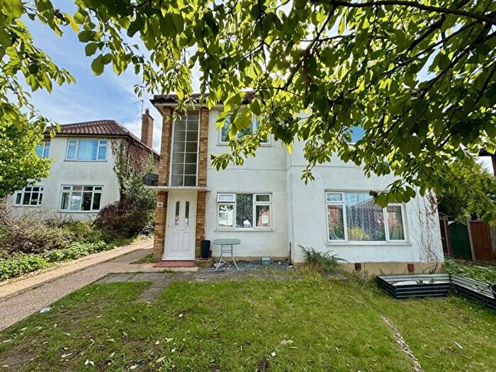 2 Bedroom Flat To Rent In Maidenhead, SL6