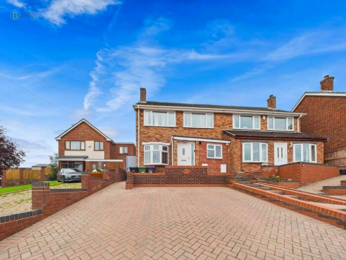 3 Bedroom Semi-Detached House For Sale In Mill Crescent, Kingsbury, B78