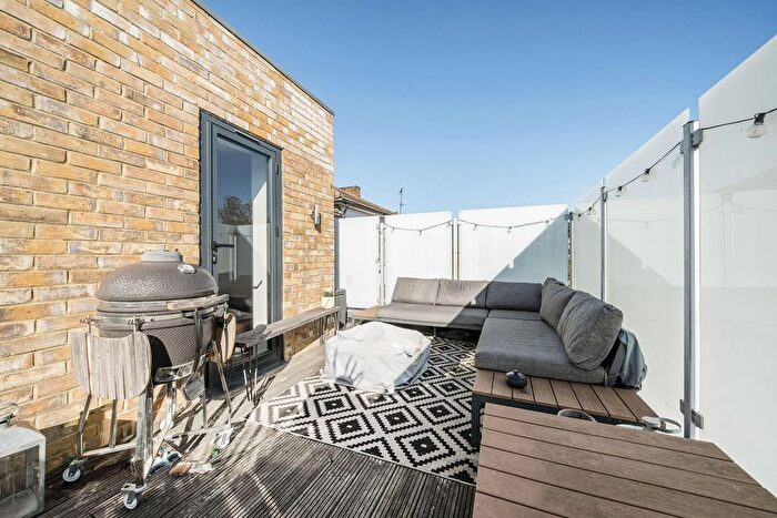 2 Bedroom Flat To Rent In Wilmot Road, Leyton, E10
