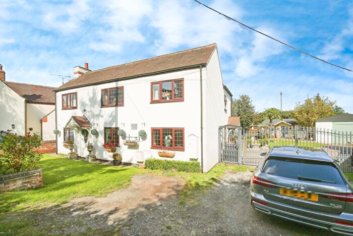 3 Bedroom Cottage For Sale In Ash Lane, No Mans Heath, Tamworth, B79