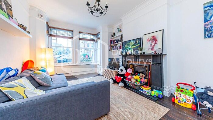 2 Bedroom Apartment To Rent In Hillfield Avenue, Crouch End, London, N8