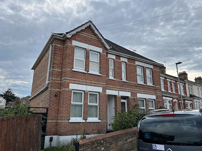 3 Bedroom Semi-Detached House To Rent In Gwynne Road, Poole, BH12