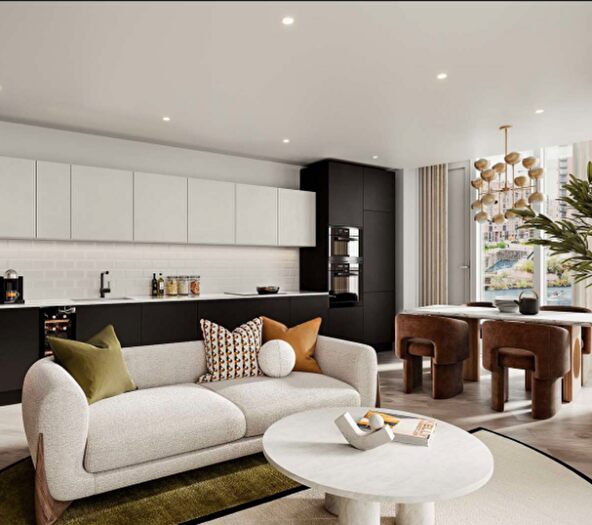 2 Bedroom Apartment To Rent In Trinitiy Way, Manchester, M3