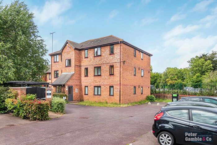 1 Bedroom Apartment For Sale In Brindley Close, Wembley, HA0