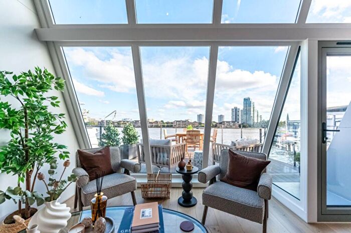 2 Bedroom House Boat To Rent In Cheyne Walk, Chelsea, London, SW10