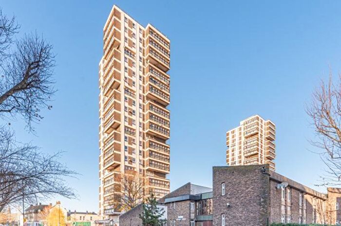 2 Bedroom Flat For Sale In Coniston House, Wyndham Road, London, SE5