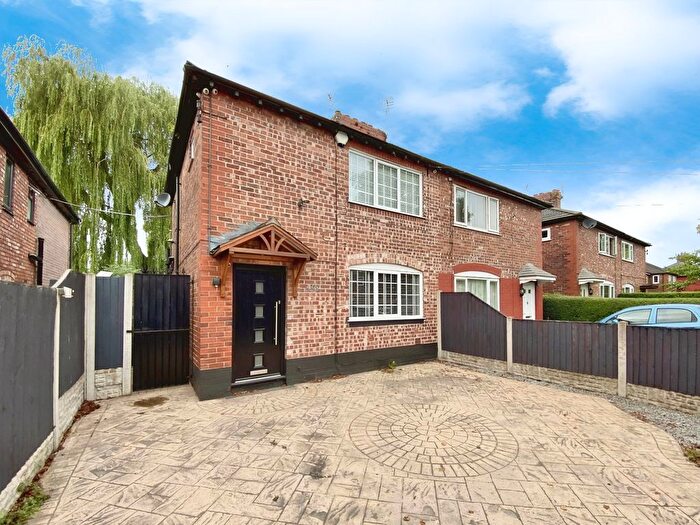 2 Bedroom Semi-Detached House To Rent In Parrs Wood Road, Didsbury, Manchester, M20