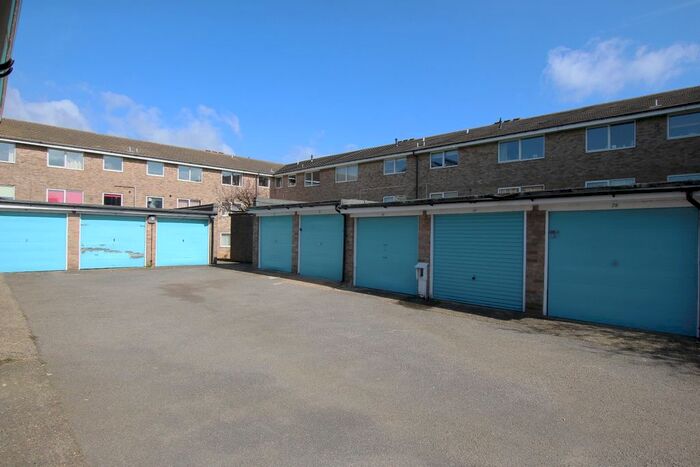 Garage / Parking To Rent In Chase Road, Oakwood, N14