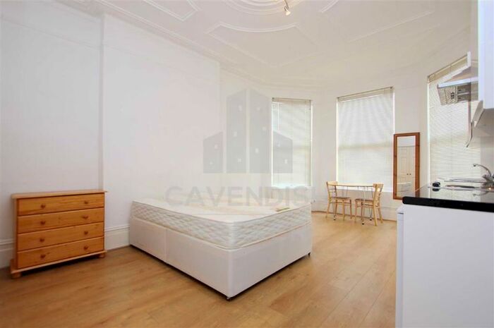 Studio To Rent In Manstone Road, Kilburn, London, NW2
