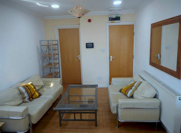 2 Bedroom Flat To Rent In Cathays Terrace, Cathays, Cardiff, CF24