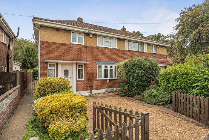 3 Bedroom Semi-Detached House For Sale In Lakenfields, Norwich, NR1