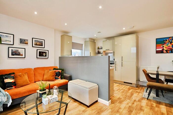2 Bedroom Flat For Sale In Lily Way, London, N13
