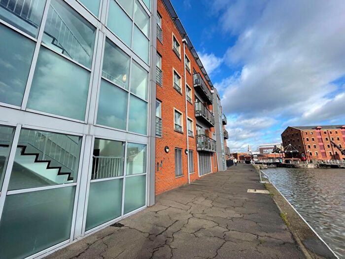 2 Bedroom Apartment To Rent In North Point, Gloucester Docks, GL1