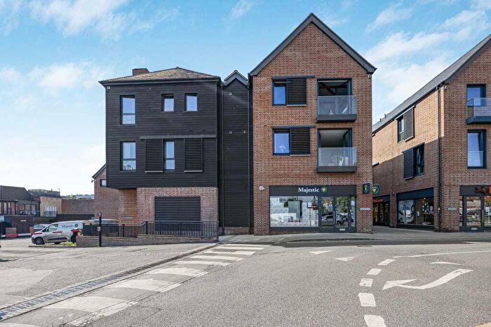 2 Bedroom Apartment For Sale In Gardiner Place, Henley-On-Thames, RG9