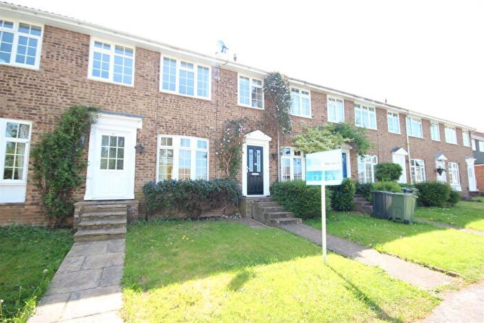 3 Bedroom House To Rent In Oakfields, Guildford, GU3