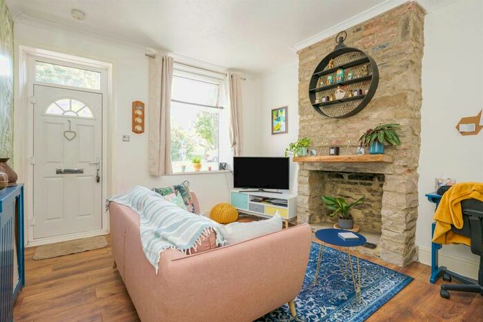 2 Bedroom House To Rent In Harrogate Road, Bradford, BD10