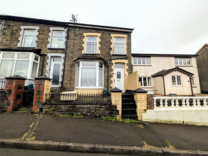 3 Bedroom End Of Terrace House To Rent In The Avenue, Pontygwaith, Ferndale, CF43
