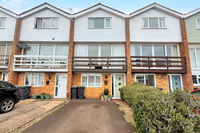 4 Bedroom Town House For Sale In Churcher Close, Gomer, Gosport, PO12