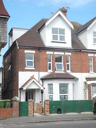 2 Bedroom Flat To Rent In Cheriton Road, Folkestone, Kent, CT19