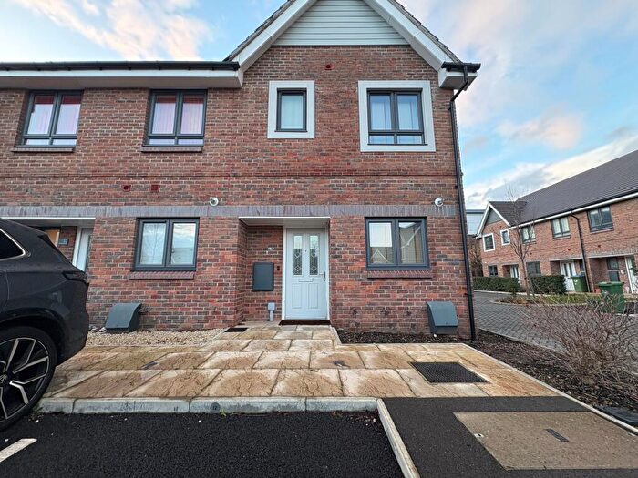 3 Bedroom Terraced House To Rent In Richardson Close, Aylesbury, HP19