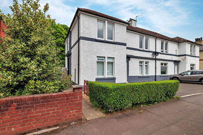 2 Bedroom Flat For Sale In Dixon Street, Hamilton, South Lanarkshire, ML3