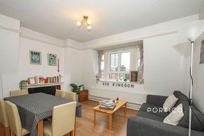 2 Bedroom Flat To Rent In Fairfield Drive, London, SW18