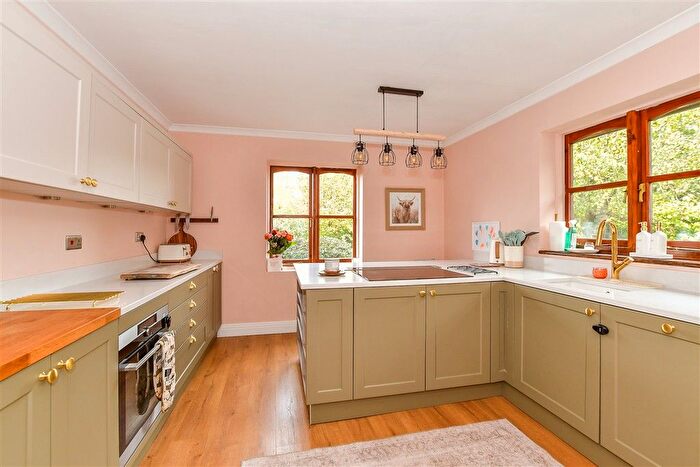 3 Bedroom Detached House For Sale In Marle Place Road, Horsmonden, Tonbridge, Kent, TN12