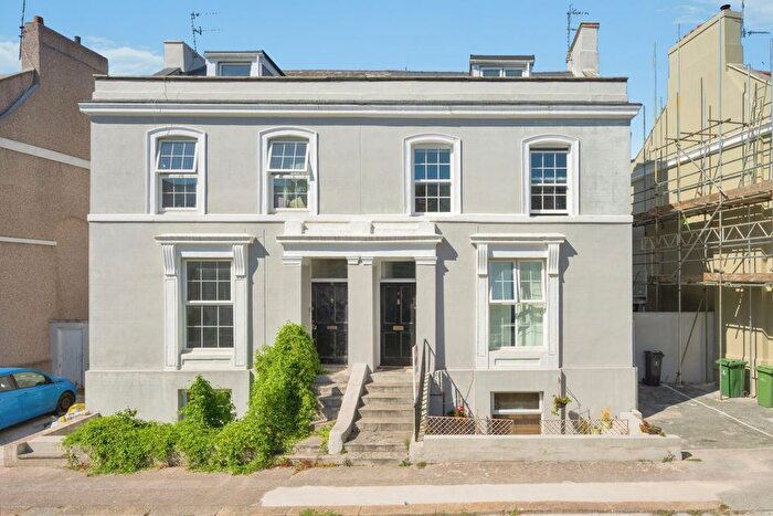 2 Bedroom Flat For Sale In Fellowes Place, Devon, PL1