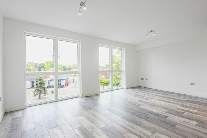 2 Bedroom Flat To Rent In High Street, London, SE20