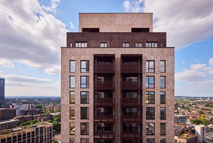 3 Bedroom Apartment To Rent In Cherry Orchard Road, Croydon, London, CR0