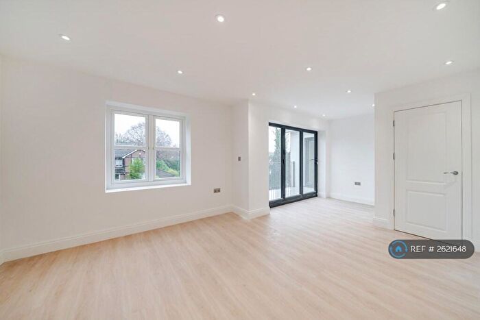 2 Bedroom Flat To Rent In West Hill, South Croydon, CR2