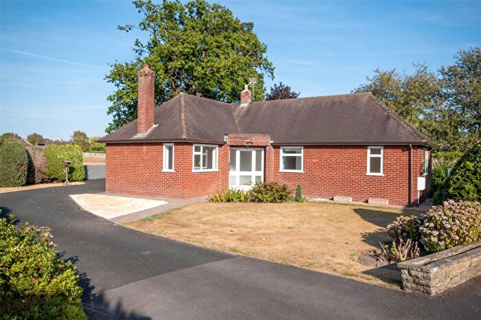 2 Bedroom Bungalow For Sale In Oakfield Close, Copthorne, Shrewsbury, Shropshire, SY3