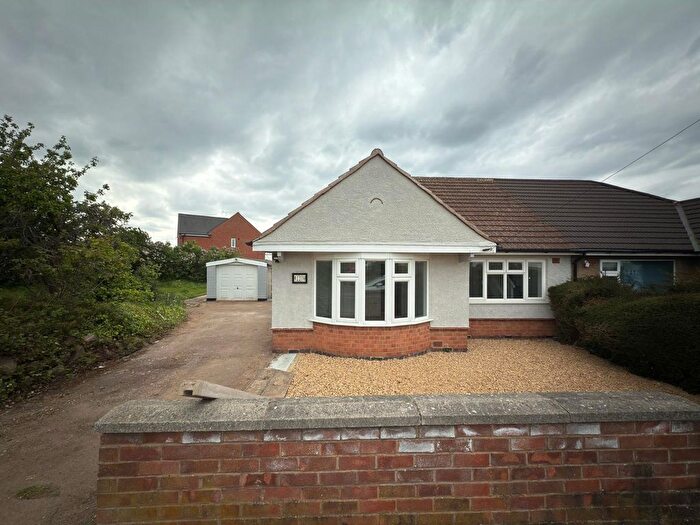 4 Bedroom Detached Bungalow To Rent In Oadby Road, Wigston, LE18