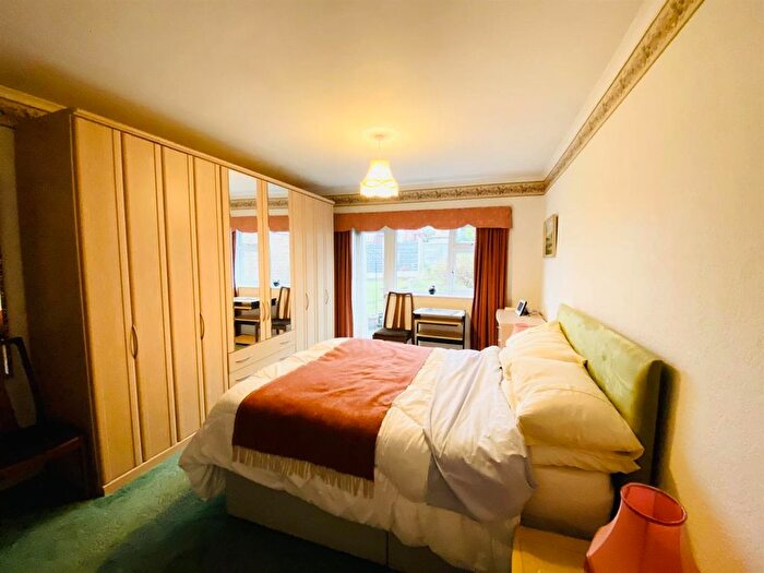 2 Bedroom Semi-Detached Bungalow For Sale In Matley Park Lane, Stalybridge, SK15