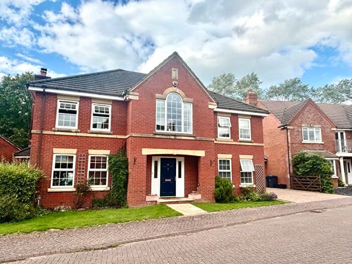 5 Bedroom Detached House To Rent In Lake View, Calne, SN11