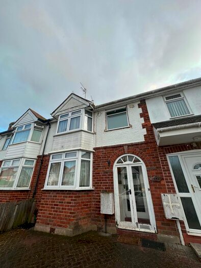 4 Bedroom Terraced House To Rent In Taylor Avenue, North Leam, CV32
