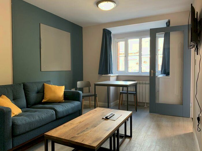 2 Bedroom Flat To Rent In College Court, Canterbury Ref -, CT1