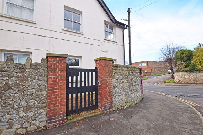 1 Bedroom Flat To Rent In Pine Grove, Penenden Heath, Maidstone, ME14